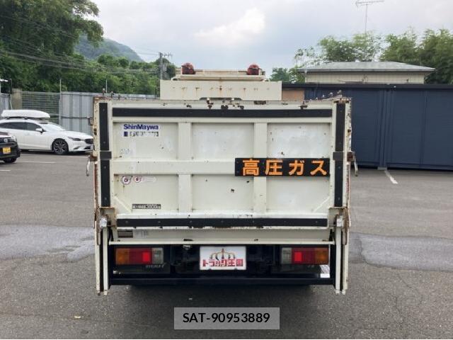 Hino DUTRO 2014 8753684-16