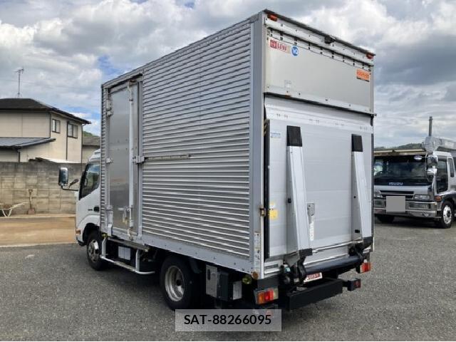 Hino DUTRO 2018 8754756-10