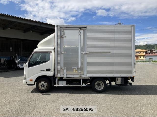 Hino DUTRO 2018 8754756-11