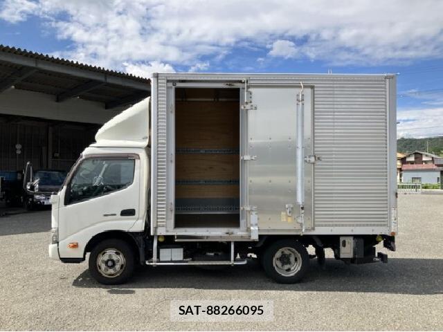 Hino DUTRO 2018 8754756-12