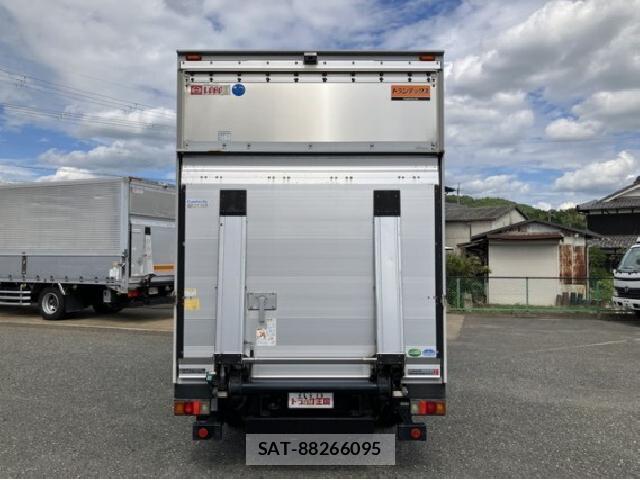 Hino DUTRO 2018 8754756-15