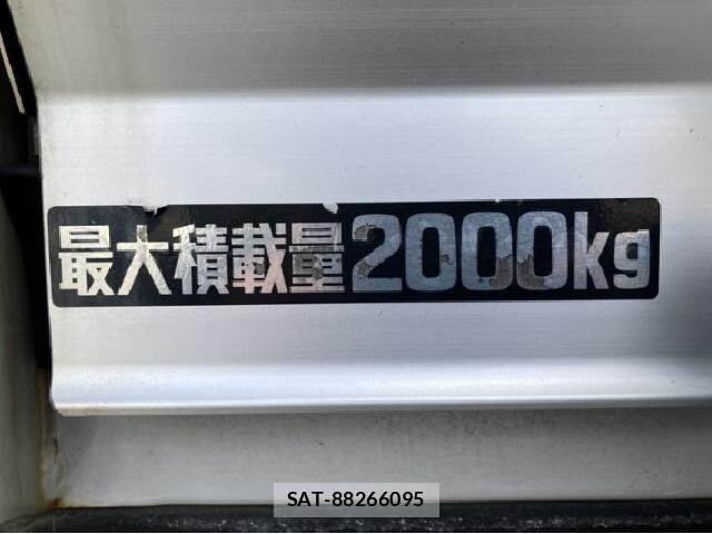 Hino DUTRO 2018 8754756-19