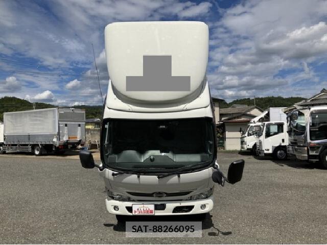 Hino DUTRO 2018 8754756-4