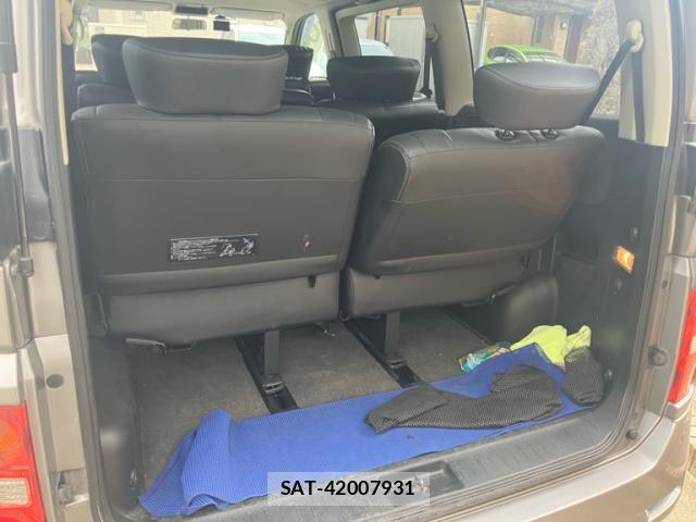 Nissan ELGRAND 2010-02 8752874-9