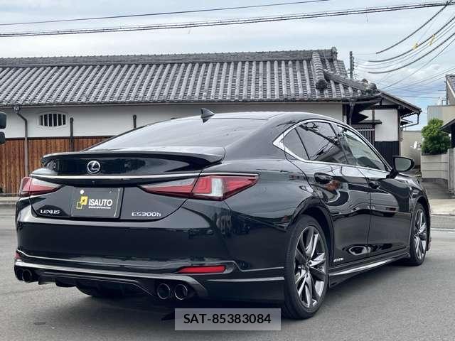 Lexus ES 2020-05 8752423-1