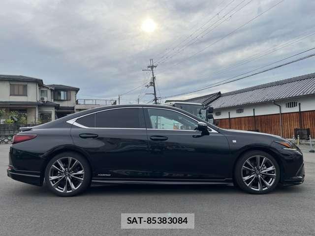 Lexus ES 2020-05 8752423-12