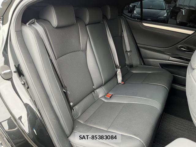 Lexus ES 2020-05 8752423-5