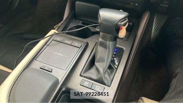 Lexus ES 2020-04 8753551-14