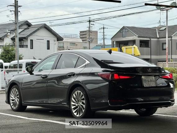 Lexus ES 2021-05 8753666-13
