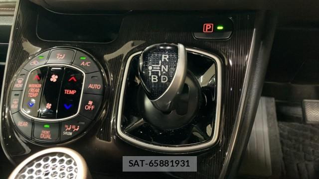 Toyota ESQUIRE 2018-10 8753591-14