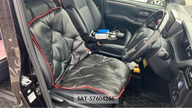 Toyota ESQUIRE 2017-06 8753595-5