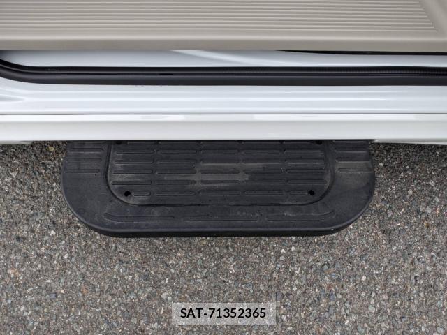Suzuki EVERY WAGON 2026-01 8752775-15