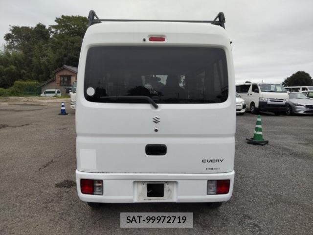 Suzuki EVERY 2021-09 8752629-3