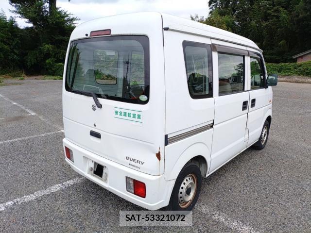 Suzuki EVERY 2014-08 8752636-2