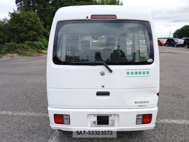 Suzuki EVERY 2014-08 8752636-3
