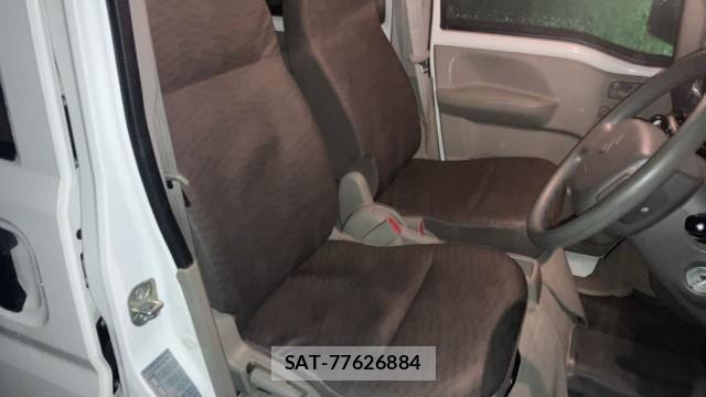 Suzuki EVERY 2016-10 8753642-5