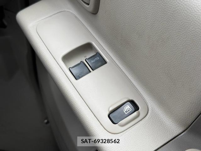 Suzuki EVERY 2011-04 8754142-10