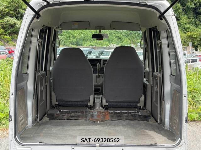 Suzuki EVERY 2011-04 8754142-12