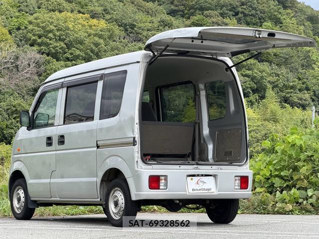 Suzuki EVERY 2011-04 8754142-17