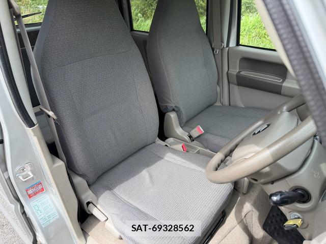 Suzuki EVERY 2011-04 8754142-3