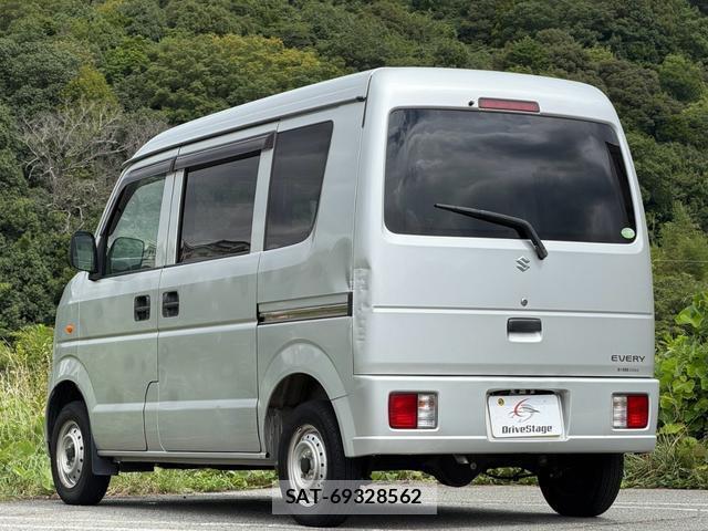Suzuki EVERY 2011-04 8754142-8