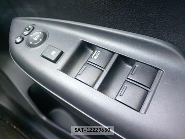Honda FIT 2017-08 8752658-13