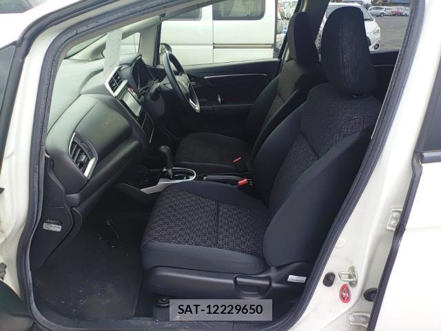 Honda FIT 2017-08 8752658-15