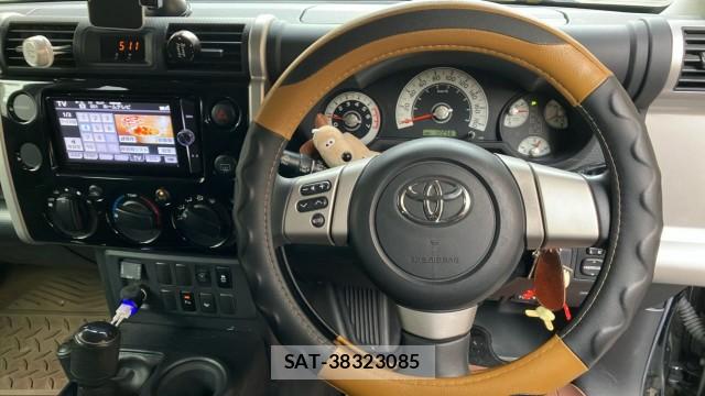 Toyota FJ CRUISER 2013-01 8753640-16
