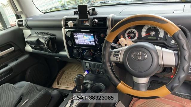 Toyota FJ CRUISER 2013-01 8753640-2