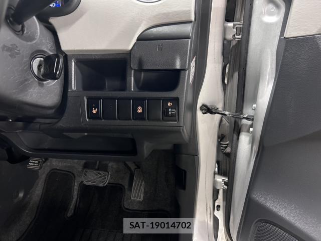 Mazda FLAIR 2015-03 8754192-14
