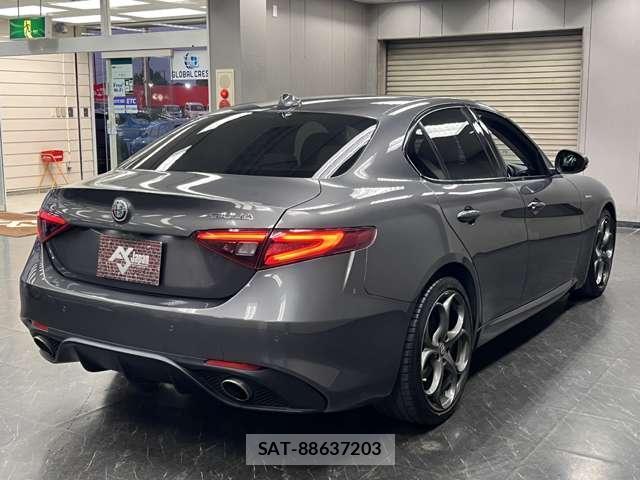 ALFA ROMEO Giulia 2019-07 8754772-19