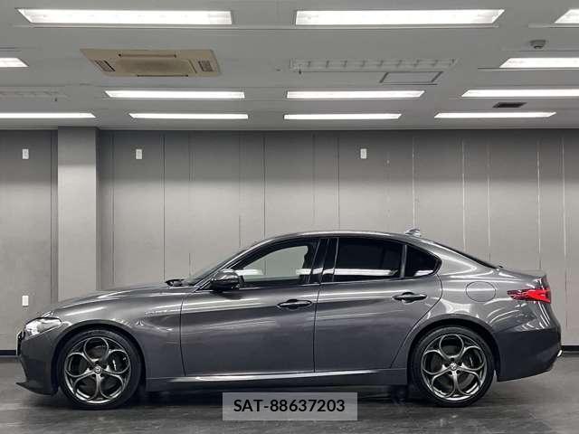 ALFA ROMEO Giulia 2019-07 8754772-9