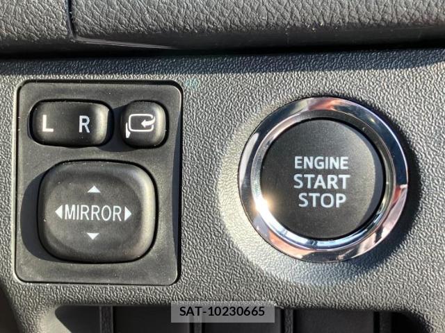 Toyota HIACE VAN 2026-01 8752758-13