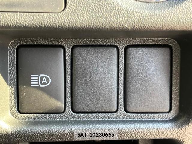 Toyota HIACE VAN 2026-01 8752758-15