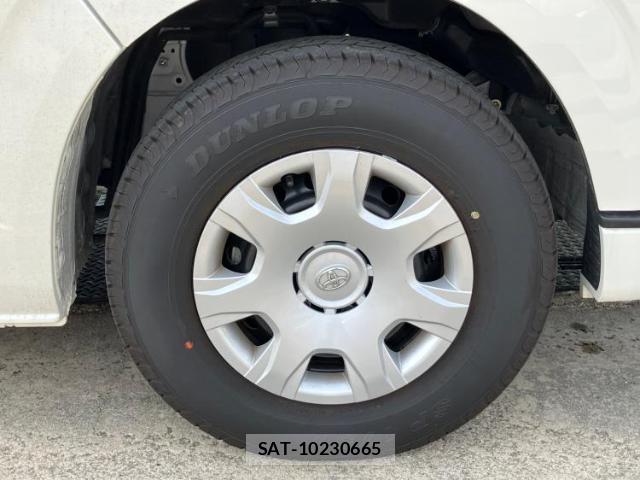 Toyota HIACE VAN 2026-01 8752758-17