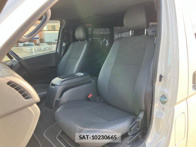 Toyota HIACE VAN 2026-01 8752758-4