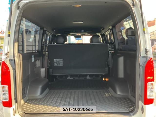 Toyota HIACE VAN 2026-01 8752758-6