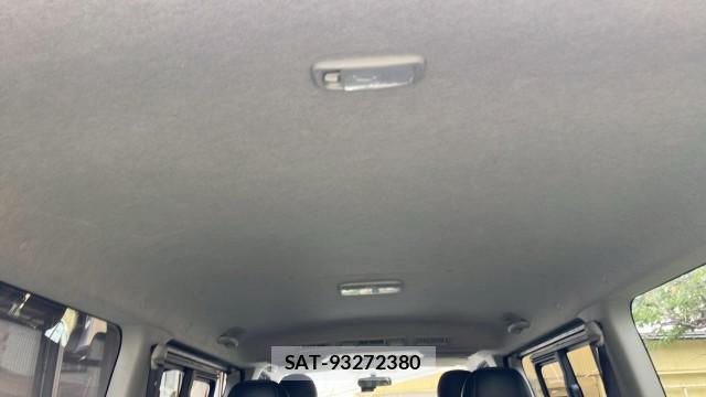 Toyota HIACE VAN 2016-05 8753621-15