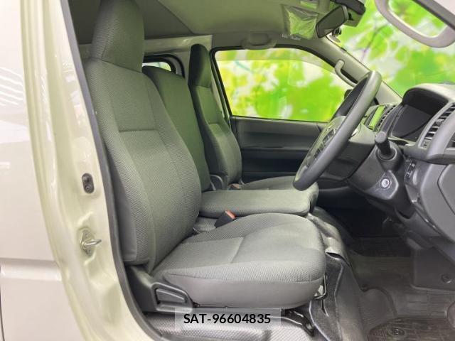 Toyota HIACE VAN 2025-09 8754689-3