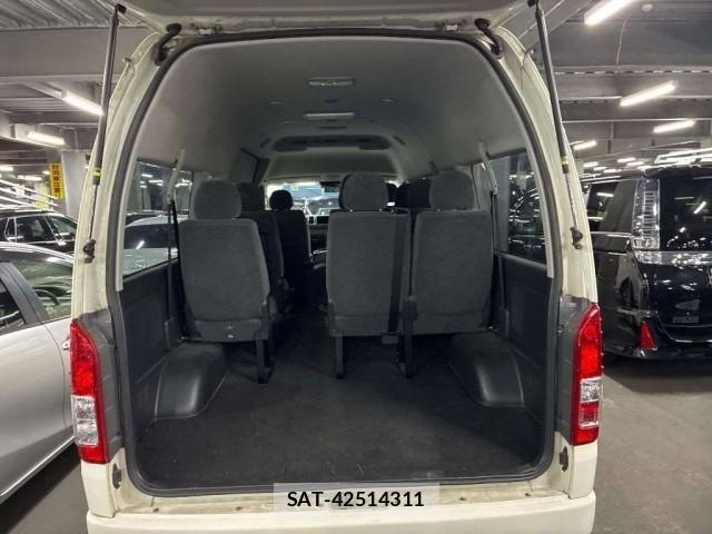 Toyota HIACE WAGON 2018-08 8752544-2