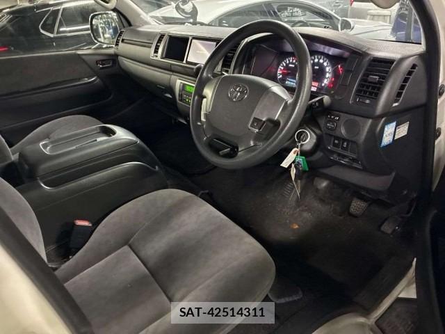 Toyota HIACE WAGON 2018-08 8752544-3
