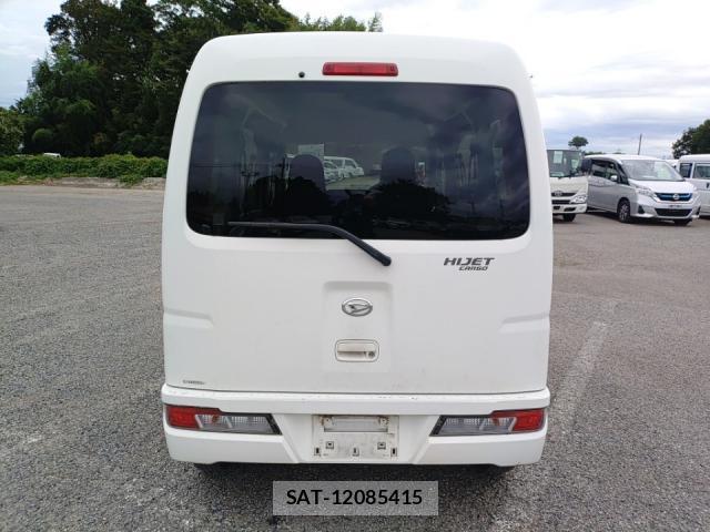 Daihatsu HIJET CARGO 2018-08 8752649-3