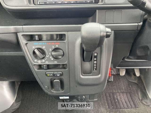 Daihatsu HIJET CARGO 2020-08 8752776-17