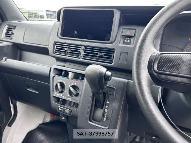 Daihatsu HIJET CARGO 2024-03 8753219-12