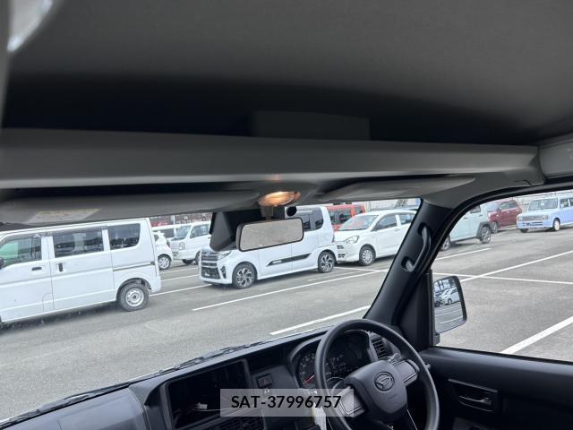 Daihatsu HIJET CARGO 2024-03 8753219-15