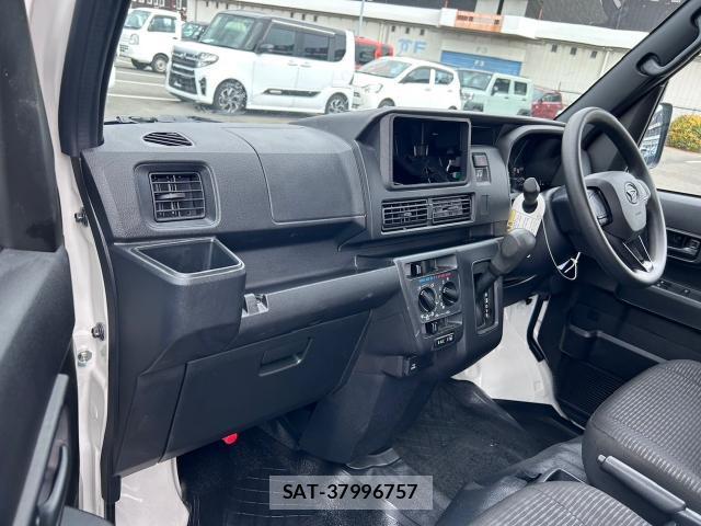 Daihatsu HIJET CARGO 2024-03 8753219-9