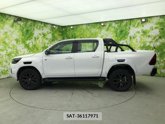 Toyota HILUX 2023-01 8754075-1
