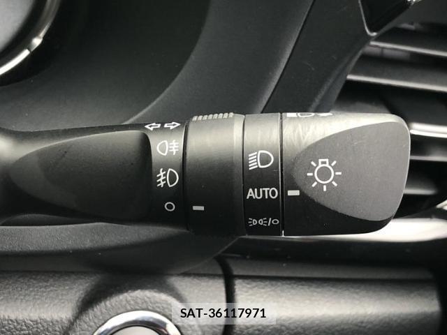 Toyota HILUX 2023-01 8754075-14