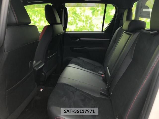 Toyota HILUX 2023-01 8754075-6