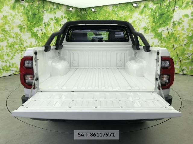 Toyota HILUX 2023-01 8754075-7